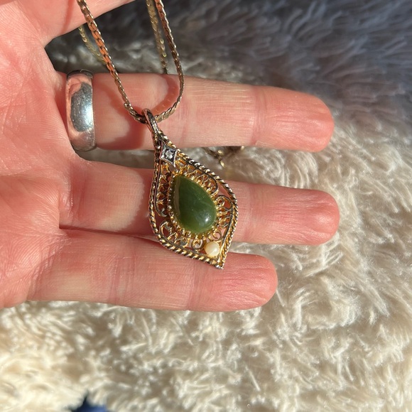 Vintage Jade Necklace - Picture 7 of 8